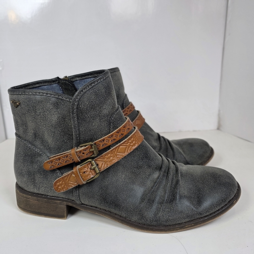 Roxy Strap Gray Ankle Boots